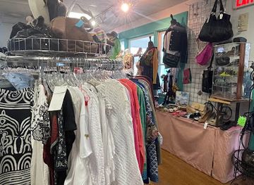 delaware/fenwick-island-state-park/shop/she-sells-consignment-resale-boutique