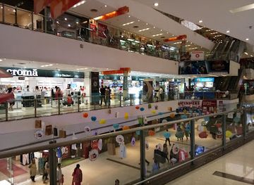 india/vadodara/sayajigunj/shop/centre-square-mall