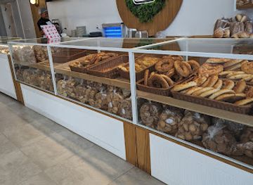 sierra-leone/port-loko-district/shop/bread-avenue