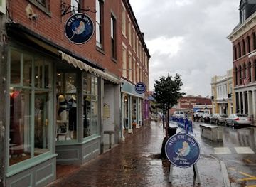 maine/sagadahoc-county/shop/over-the-moon-boutique