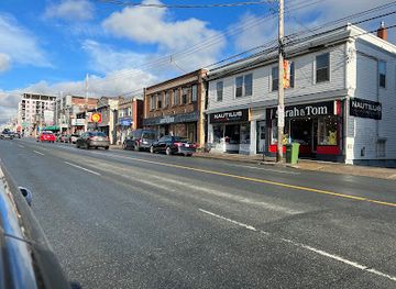 canada/halifax/quinpool-road/shop/sarah-tom-halifax