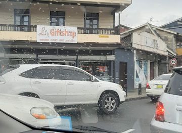 suriname/marienburg/shop/li-s-giftshop-horlogemaker