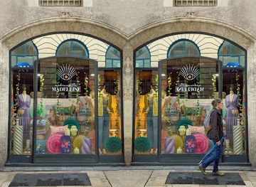 france/nimes/shop/victor-and-madeleine