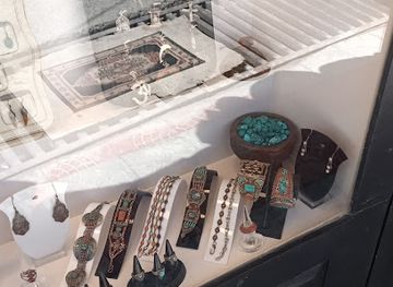 india/leh-ladakh/shop/lovely-arts-emporium-lae-pashmina-showroom-shopping-in-ladakh-himalayan-shawl-shops-in-leh