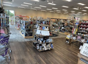 north-carolina/new-bern/shop/banner-s-hallmark-shop