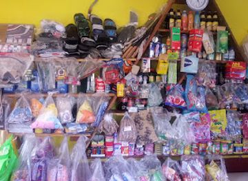 jamaica/treasure-beach-area/shop/tropper-place-paula-mini-mart-and-bar