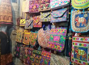 india/ahmedabad/shop/law-garden-fashion-street