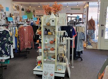 minnesota/prairie-pothole-region/shop/bee-balm-boutique