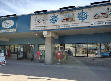 michigan/tahquamenon-falls-state-park/shop/great-lakes-gifts