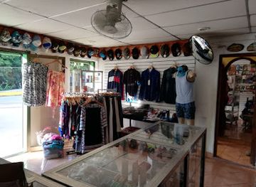 nicaragua/san-juan-del-sur/shop/alberto-s-store