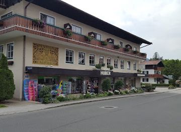 austria/fuschlsee/shop/kaufhaus-trachtenstube-huber