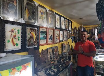 indonesia/raja-ampat/shop/toko-pin-manya-art-shop