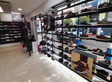 ecuador/otavalo/shop/active-shopping