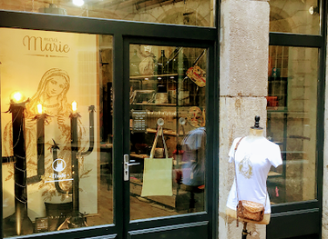 france/lyon/fourviere/shop/seek-find-e