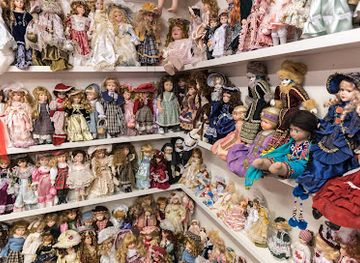 iceland/landmannalaugar/shop/laugarland-art-dolls-homecraft