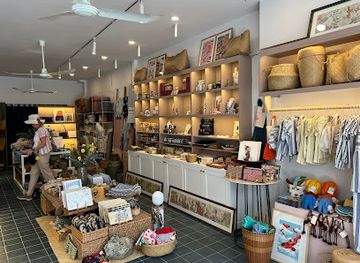 cambodia/phnom-penh/toul-tom-poung/shop/for-someone-i-like