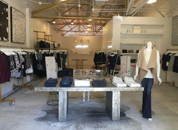 florida/st-petersburg/shop/canvas-fashion-gallery