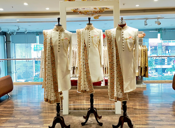 india/hyderabad/banjara-hills/shop/neeru-s-emporio-banjara-hills-road-no-1