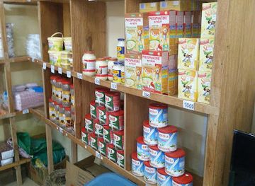 cameroon/limbe-beach/shop/kamglomus-shop