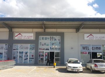 zambia/central-province/shop/goldcrest-mall