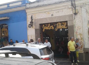 guatemala/tikal/shop/jades-tikal