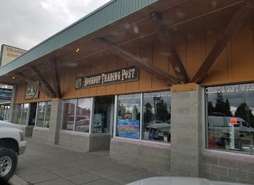 montana/yellowstone-national-park/shop/roundup-trading-post