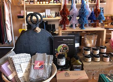 california/malibu/shop/abierto