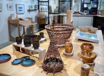 france/ardèche-gorges/shop/village-d-artisans-d-art-de-vallon-pont-d-arc