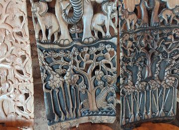 malawi/chiradzulu-highlands/shop/chingale-turn-off-curios