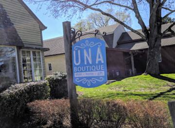 rhode-island/napatree-point-conservation-area/shop/una-boutique