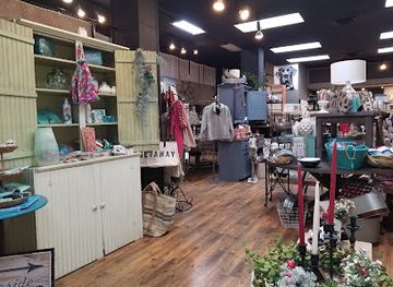 washington/lake-chelan/shop/lush-life