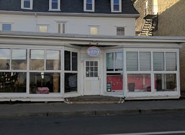 rhode-island/block-island/shop/bonnie-clyde-block-island