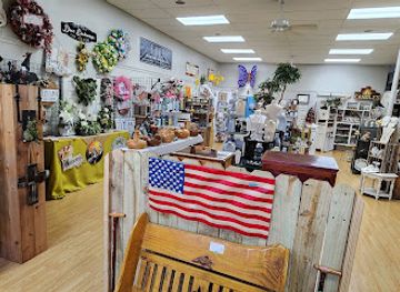 louisiana/southwest-louisiana/shop/flock-of-five-gift-and-art-emporium-llc
