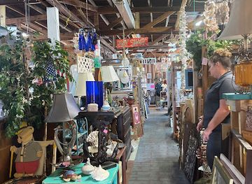 florida/pensacola-beach/shop/rusty-relic