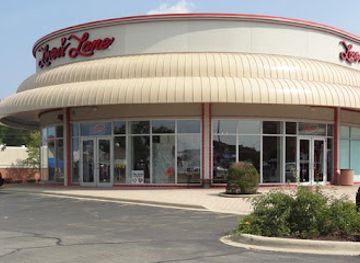 illinois/arlington-heights/shop/lover-s-lane-arlington-heights