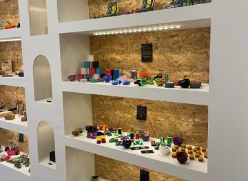 italy/bari/madonnella/shop/sweedy-boutique-cannabis-light-shop-delivery-dispensary-store-grow-seed