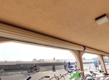 california/huntington-beach/huntington-beach-pier/shop/dwight-s-surf-city-gifts