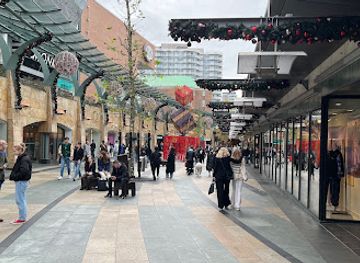 netherlands/rijnmond/shop/urban-outfitters