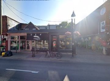 canada/ottawa/glebe/shop/the-merry-dancers-old-book-and-antique-emporium