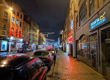 ireland/county-limerick/shop/arthur-s-quay-shopping-centre