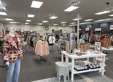 north-dakota/minot/shop/silver-linings-boutique-minot-nd