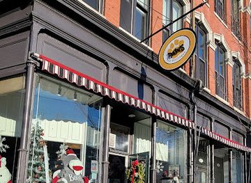 new-hampshire/exeter/shop/paws-pet-boutique