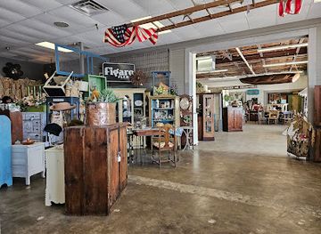 oklahoma/oklahoma-city/shop/antique-store-decades-revisited-a-vintage-mall