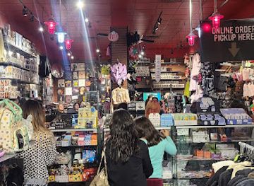 california/imperial-valley/shop/hot-topic