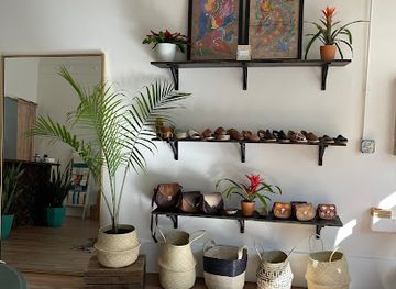 california/martinez/shop/the-roaming-sole