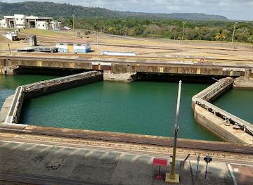 panama/atlantic-coast/shop/gatun-locks