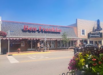 michigan/tawas-point-state-park/shop/mooney-s-ben-franklin