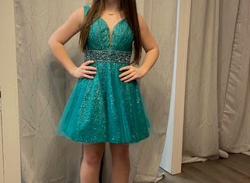 missouri/poplar-bluff/shop/the-prom-closet