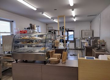 canada/iqaluit/shop/kaapitaarvik