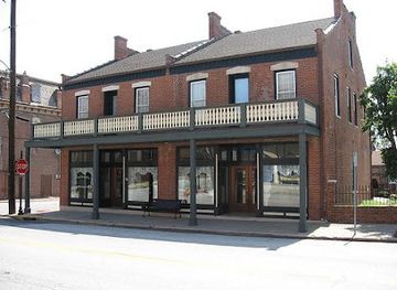 missouri/st-charles/shop/french-connection-antiques